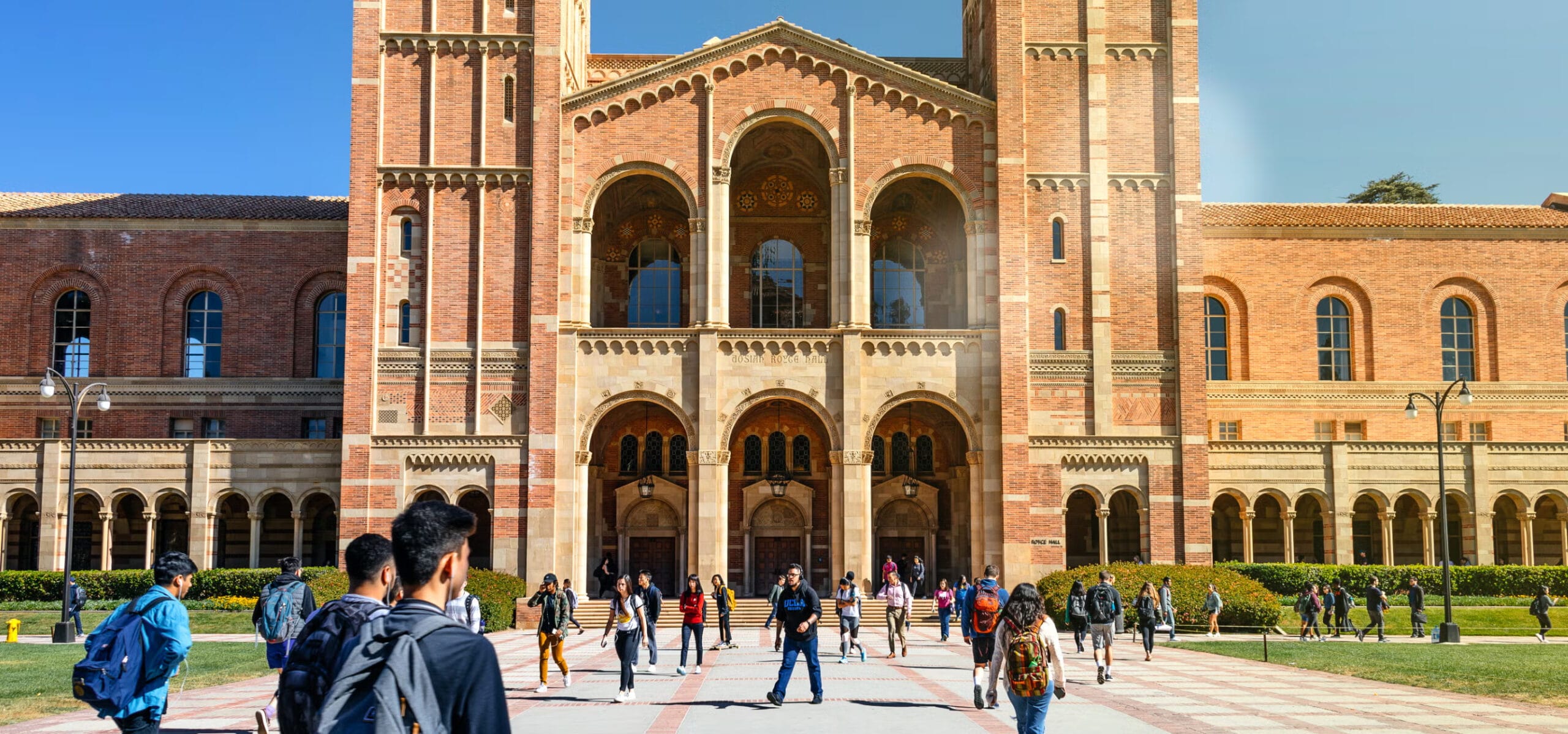Mejores universidades de Estados Unidos para familias latinas: el mapa que cambia dónde conviene invertir