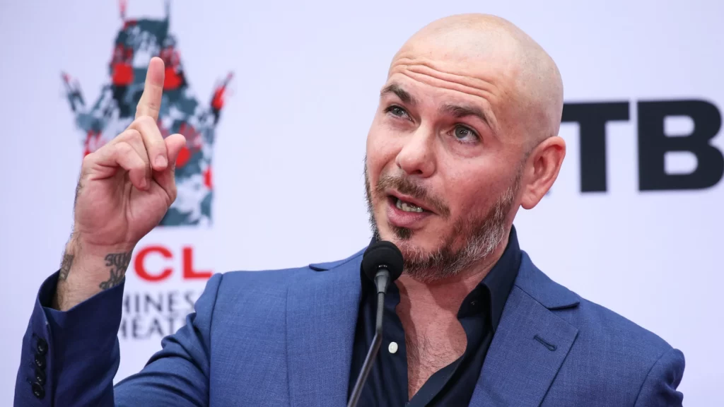 Pitbull invierte en Cilantro Taco Grill